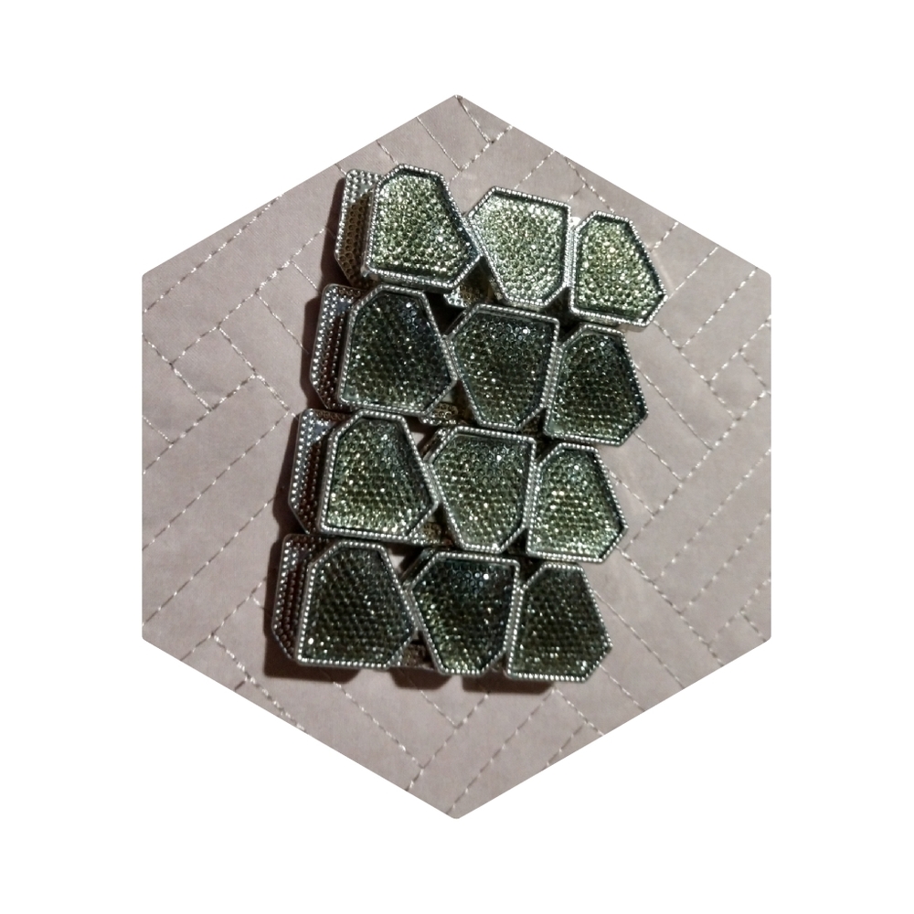 Shimmering  Green and Silver Bracelet - Picture 2 of 3